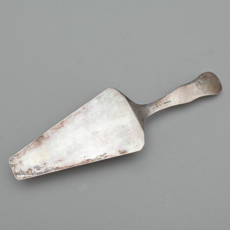 TÅRTSPADE, silver, Fredrik & Wilhelm Zethelius, Stockholm 1835. Vikt ca 132 gram.