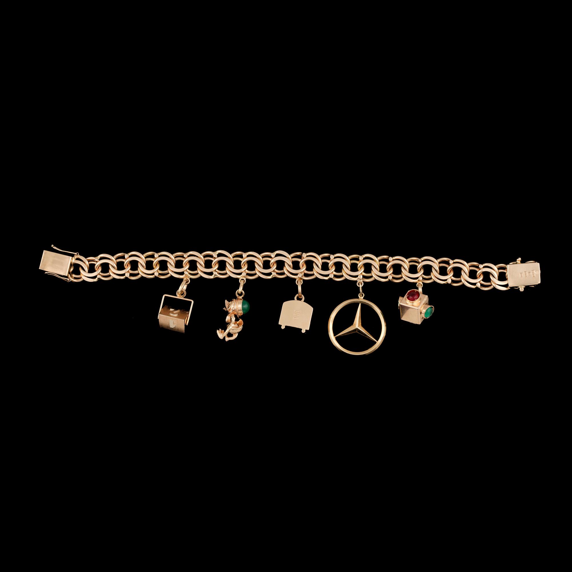 ARMBAND, med 5 berlocker 18k guld. Sverige, 1963. Tot.vikt 58,1g.