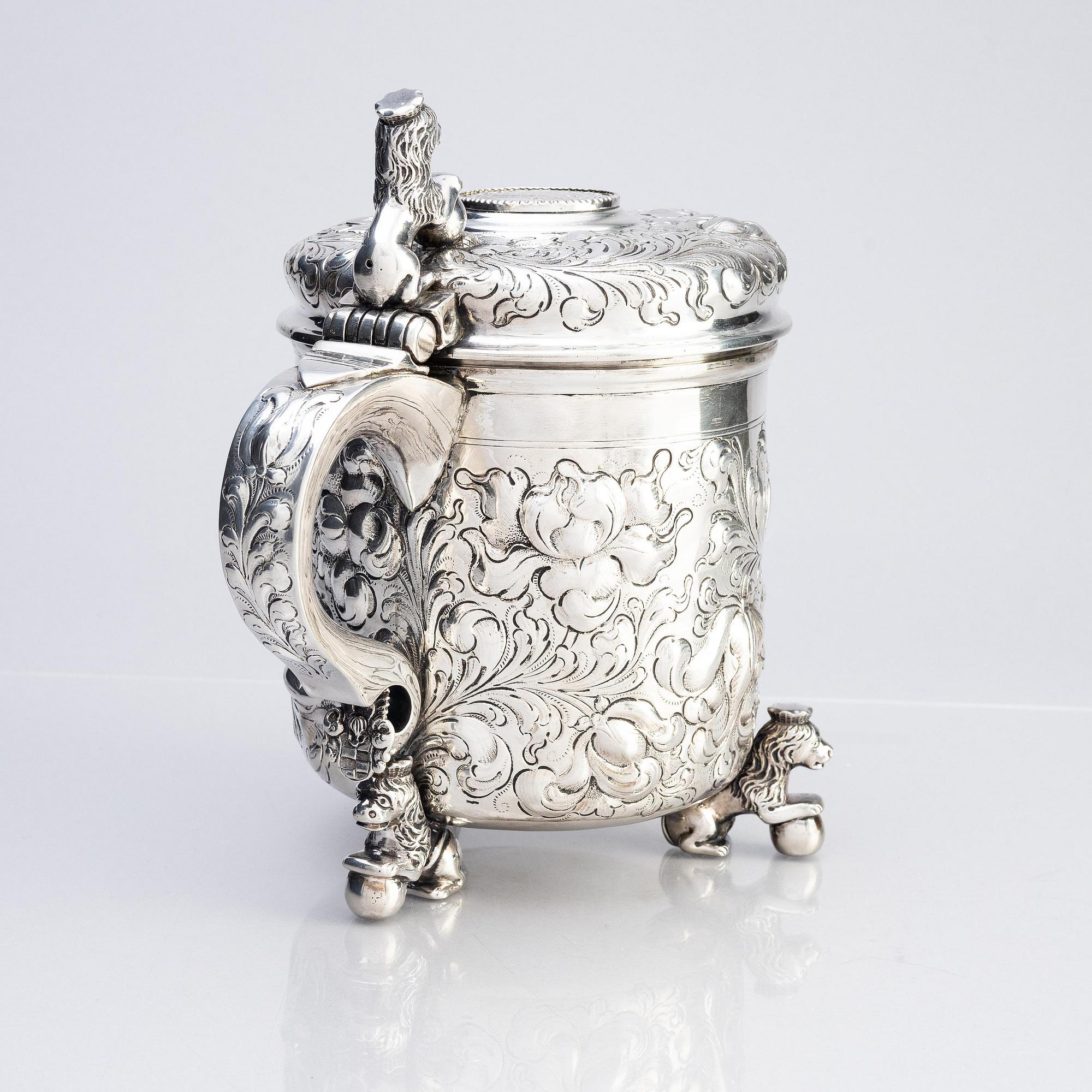 A probably Danish 19th/20th century silver tankard, unknown maker. No marks.