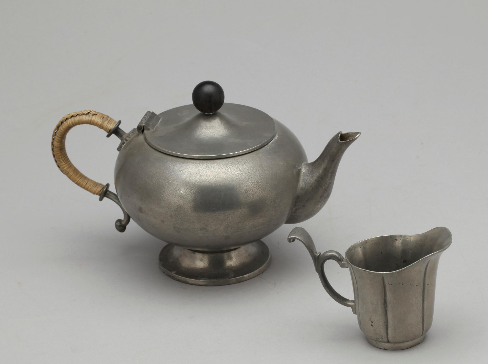 TEKANNA samt GRÄDDSNIPA, tenn, Edvin Ollers, 1937.