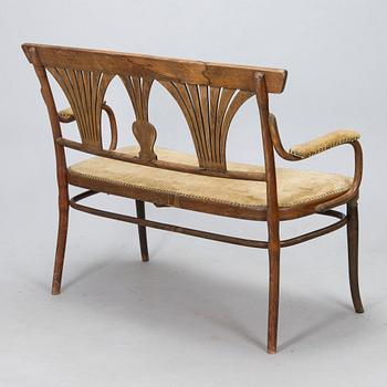 Thonet, 6 tuolia, nojatuoli ja sohva, Itävalta, 1900-luvun alku.