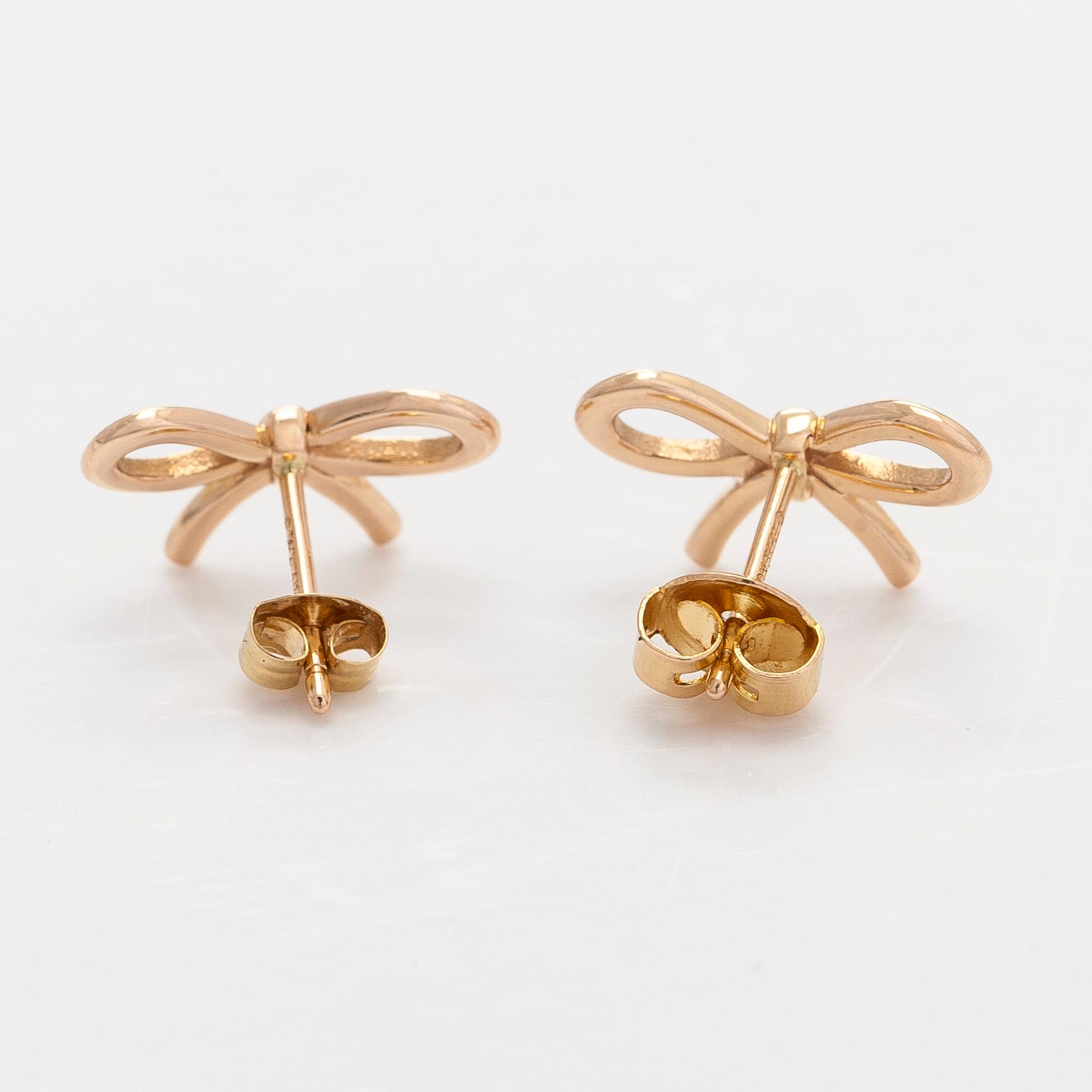 Tiffany & Co, korvakorut, rusetit, 18K kultaa.
