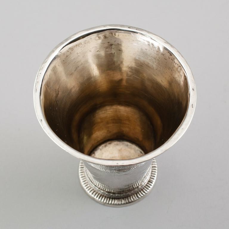 BÄGARE, silver, Carl Petter Tellander, Jönköping 1765. Vikt ca 56 gram.