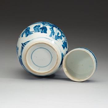 A blue and white jar with cover, Qing dynasty Kangxi (1662-1722).