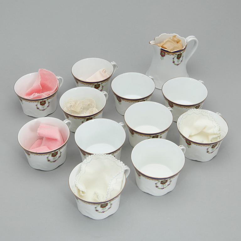 TESERVIS, 13 delar, porslin, Kuznetsov, Jugend, Ryssland, omkr år 1900-.