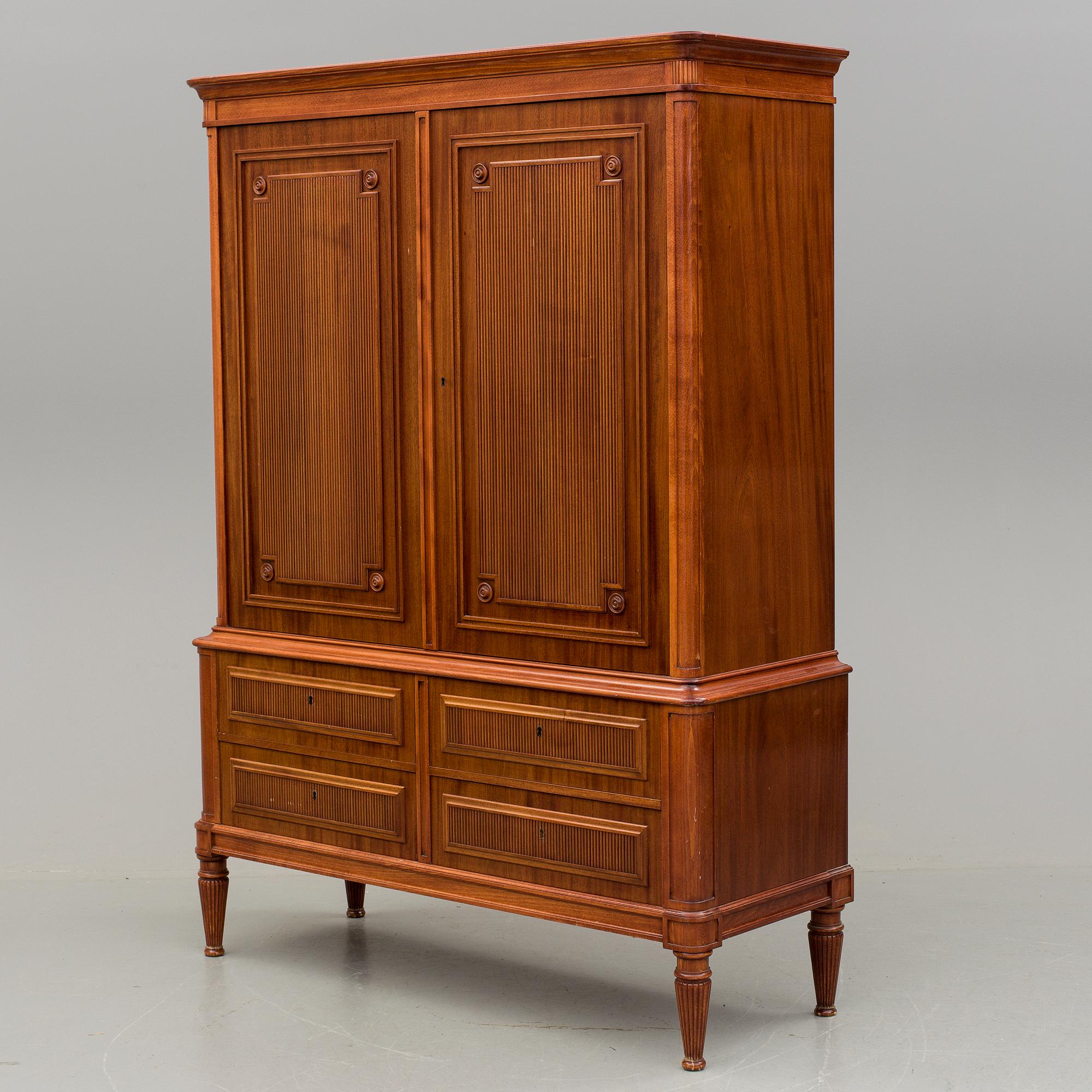 SKÅP, gustaviansk stil, 1900-talets slut.
