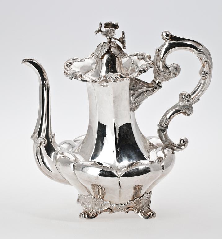 KAFFEKANNA, silver, Gustav Möllenborg Feron Stockholm, 1863. Ca 719 g.