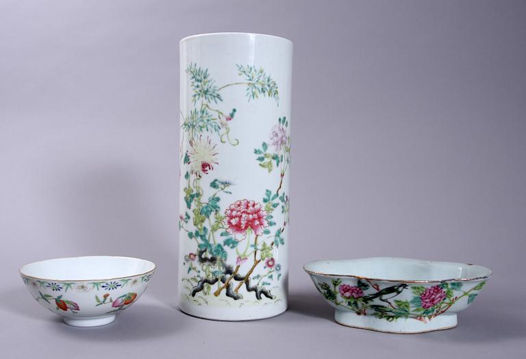 PARTI PORSLIN, 3 delar. Kina. 1800/1900-tal.