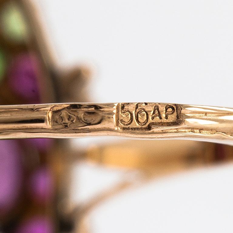 A 14K gold ring with rubies and demantoid garnets. Control marked Anton Vasilijevitch Richter, Astrakhan 1899-1916.