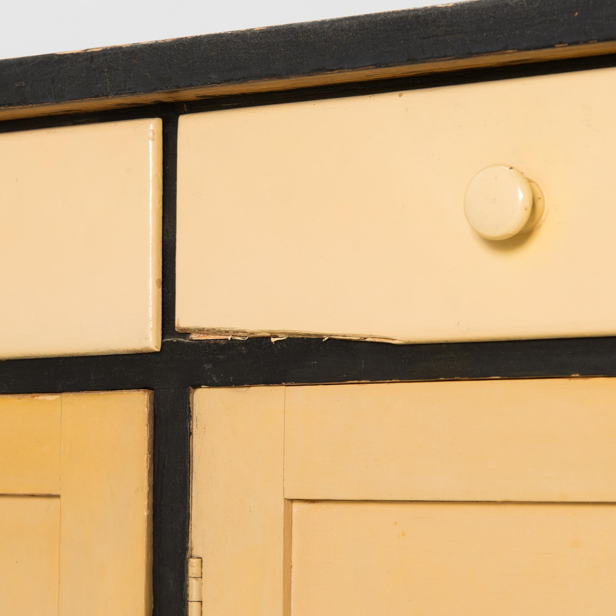 Apteekin tiski/ senkki, Sauvo, 1900-luvun aku.