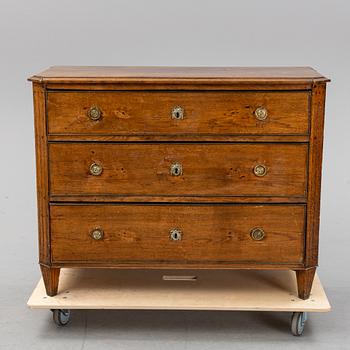 A late gustavian chest of drawers, ca 1800.