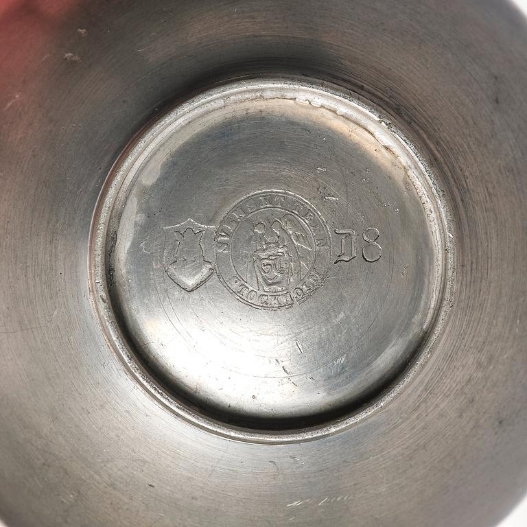 Firma Svenskt Tenn, a pewter bonbonniere model "999", Stockholm 1930.