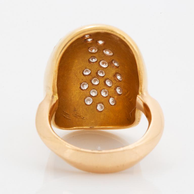 Brillant-cut diamond paisley ring, Karl-Heinz Sauer.