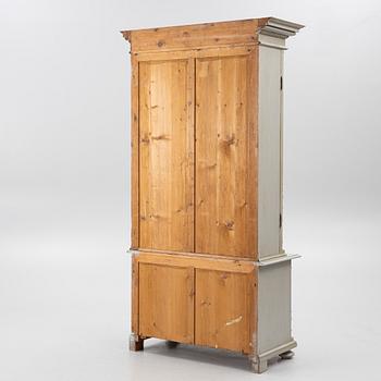 Bokskåp/ Vitrinskåp  1800-talets slut.