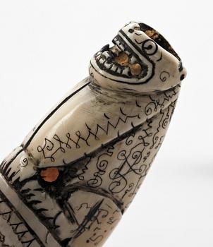 NETSUKE, 2 st, ben resp trä, Japan, sannolikt Meiji (1867-1911).