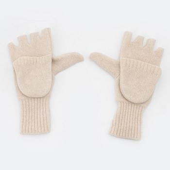 Christian Dior, a set with a pair of wool gloves and a knitted hat.