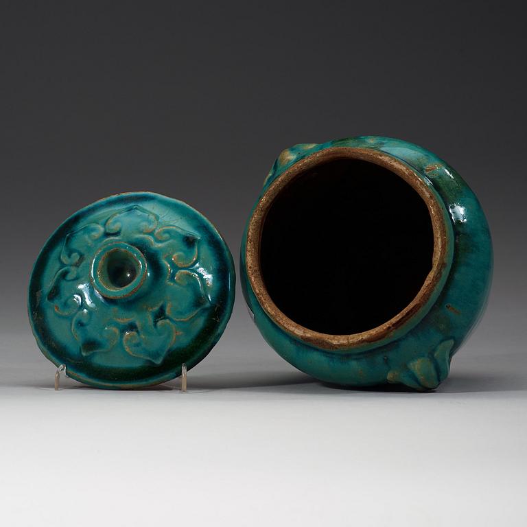 A turquoise-glazed jar with cover, Ming dynasty (1368-1644).