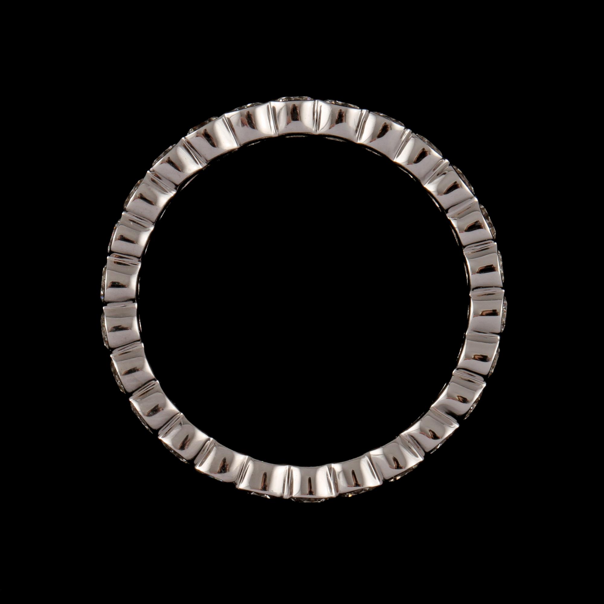 RING, 18k vitguld med briljantslipade diamanter, totalt 1.53 ct. Vikt 3 g.