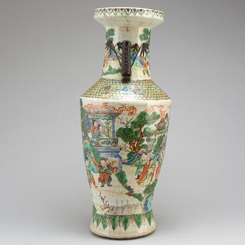 A large Chinese ge porcelain vase, 20th century.