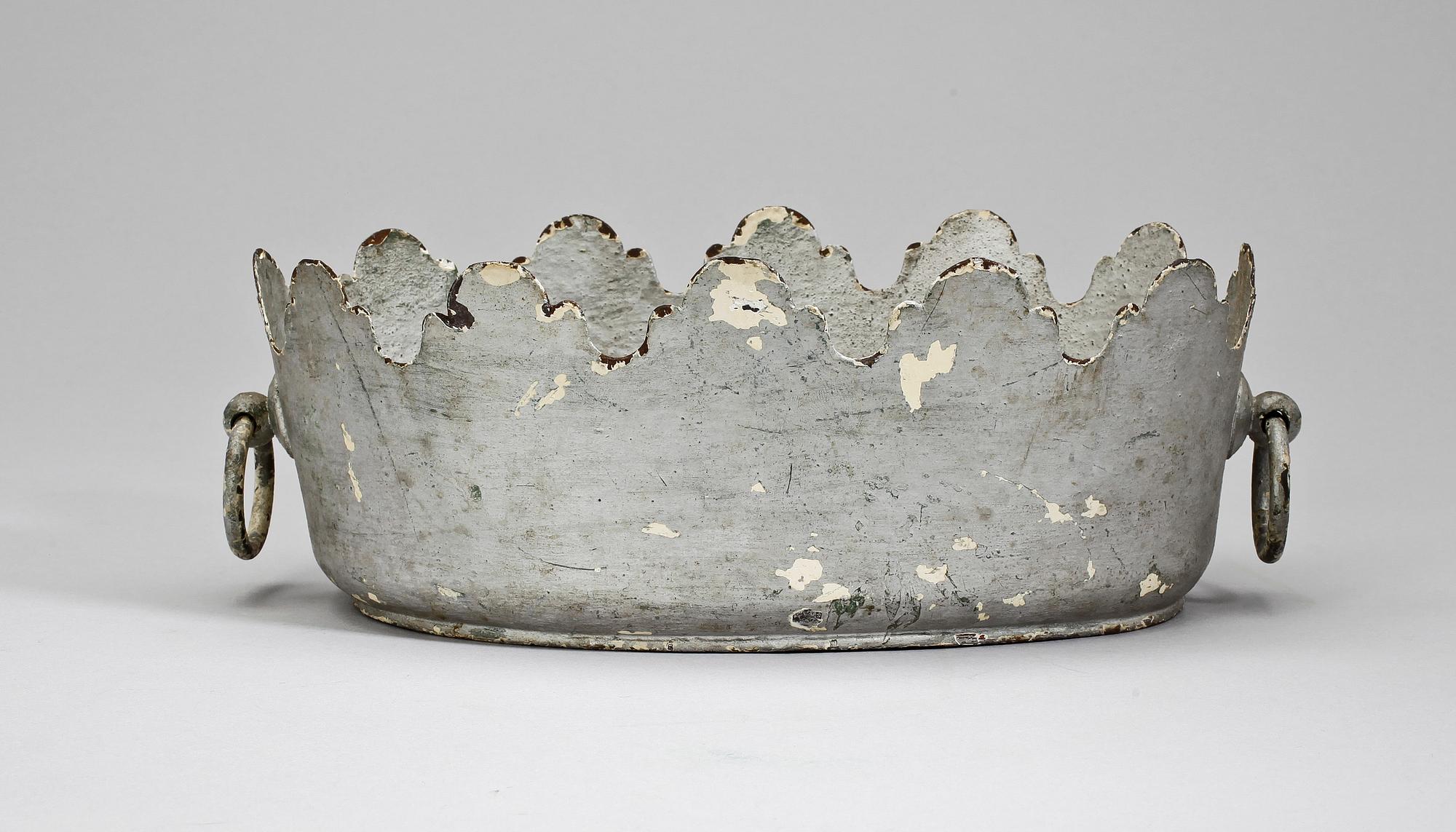 GLASSKÖLJ, metall, 1700-tal.