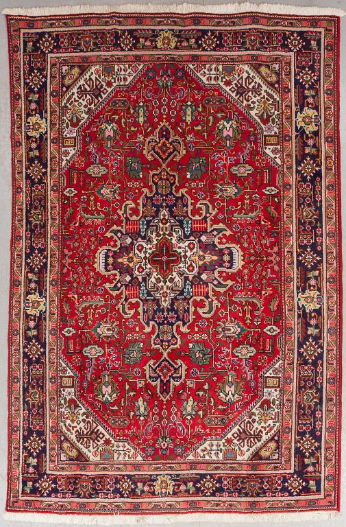 MATTA, old, Täbris, ca 297 x 196 cm.