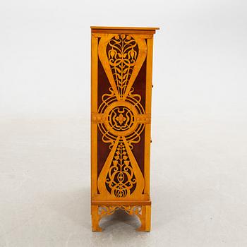 Shelf around 1900.