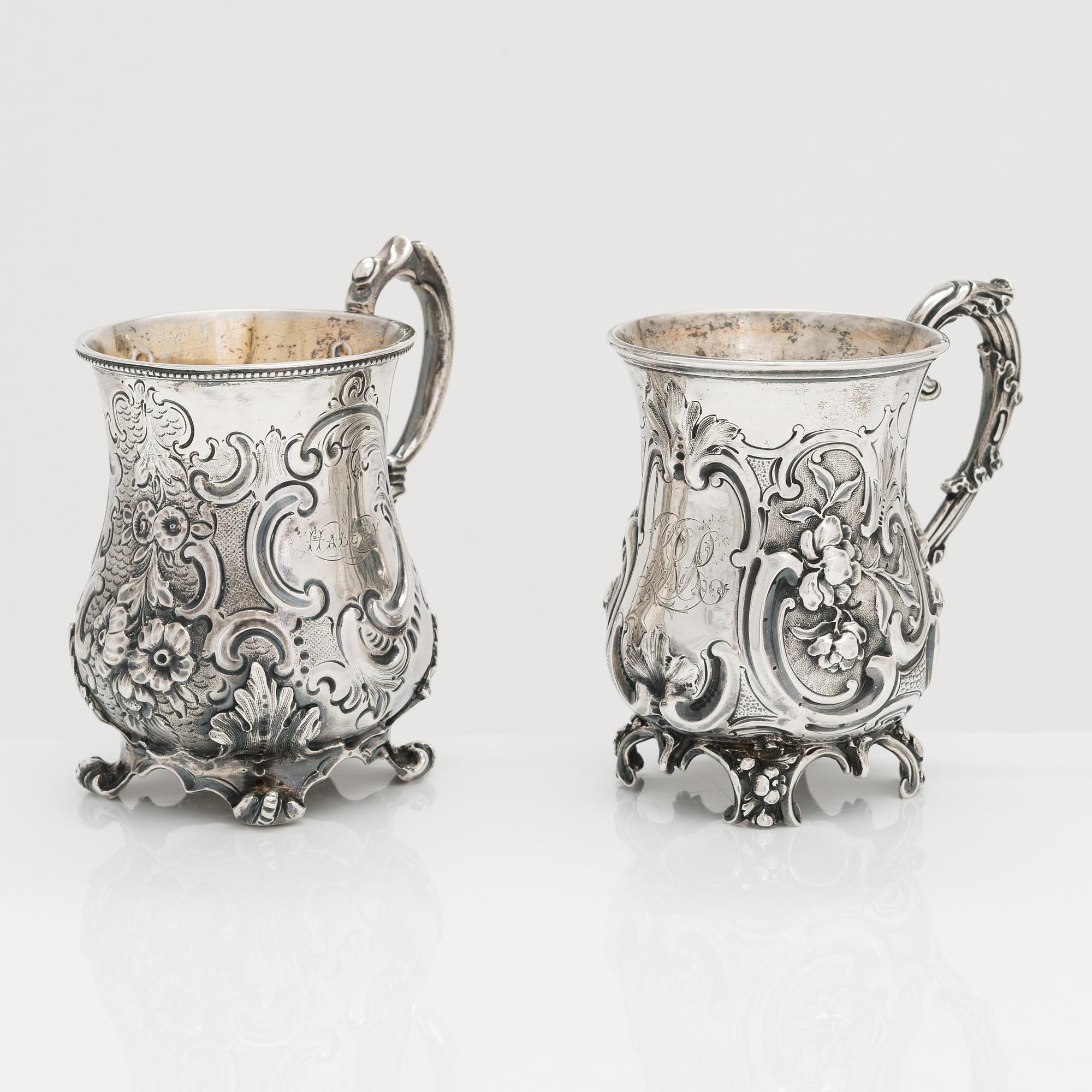 Muggar, 2 st, sterlingsilver, Edward Ker Reid 1856 och Daniel & Charles Houle,1865. London, England.