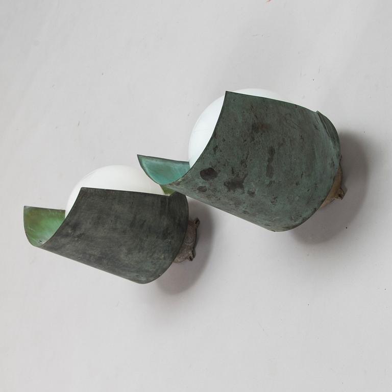 A pair of mid 1900 century wall- / outdoor lights AT32 for Itsu.