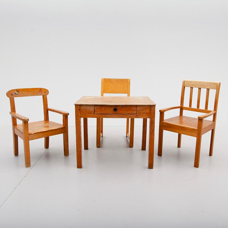 BARNMÖBLER, 4 delar, 1900-talets mitt.