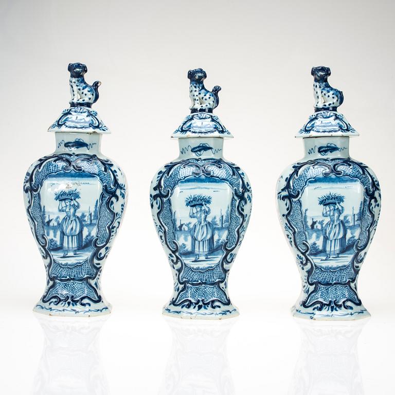 LOCKURNOR, 3 st, fajans, Delft 1700-tal.