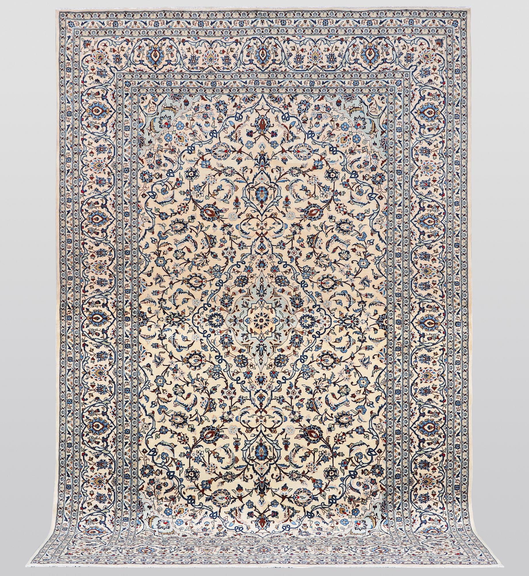 Matta, Keshan, ca 370 x 246 cm.