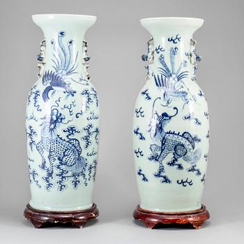 A pair of Chinese vases, circa 1900.