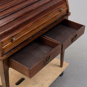 A Louis XVI style mahogany marquetry cylinder bureau, first half of the 20th century.