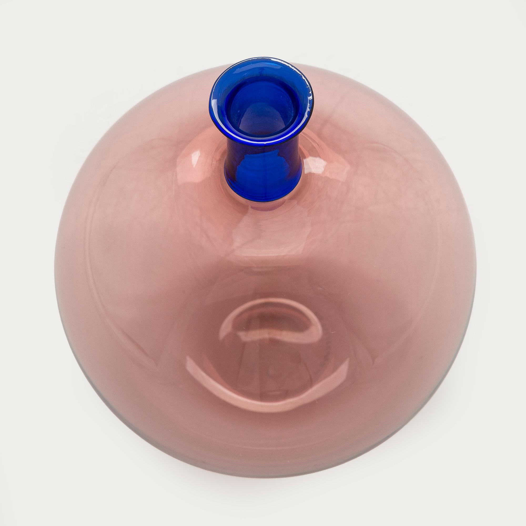 A Venini glass bottle, signed Venini 89.