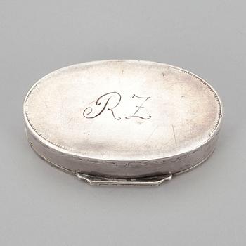 NUUSKARASIA, hopeaa, Anders Gottlieb Hall (1786-1788), Turku epäselvä vuosileima mahdollisesti 1788. Paino noin 67,2 g.