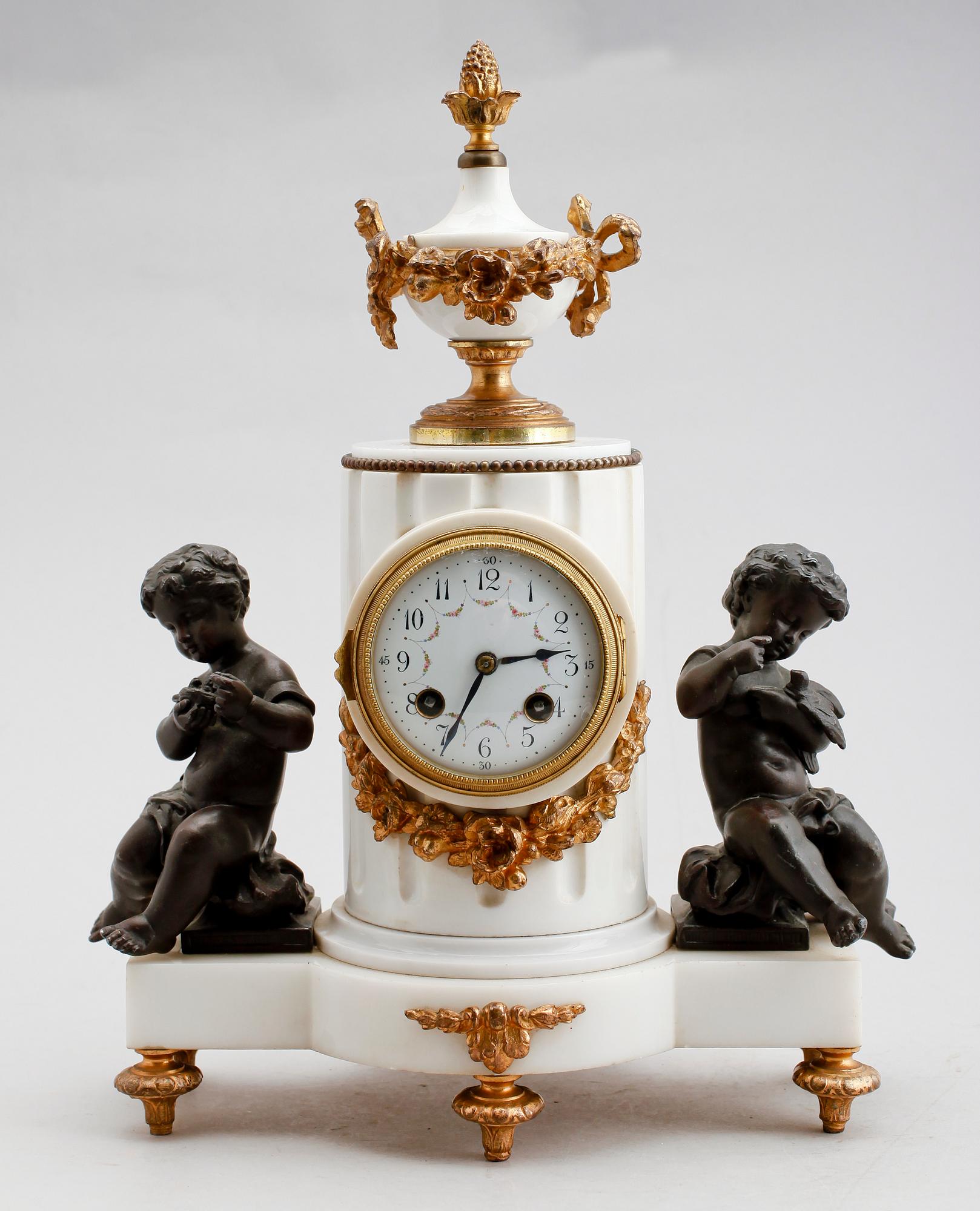 BORDSPENDYL, marmor och patinerad metall, Lenzkirch, sent 1800-tal.