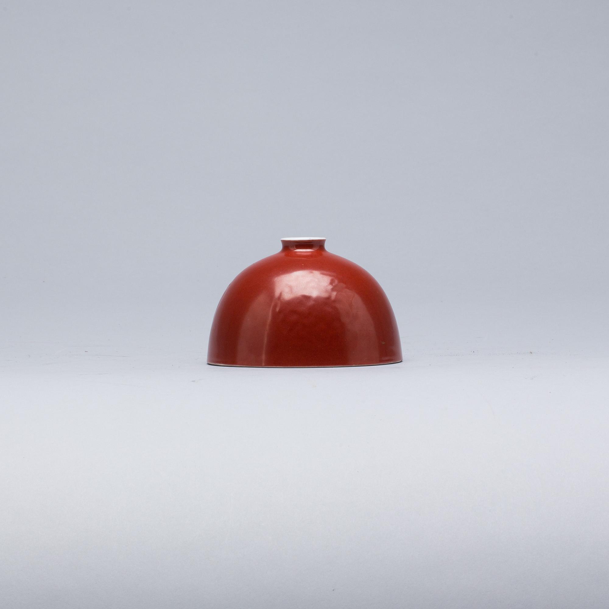 PENSELBAD, porslin, Kina, troligen Republik.