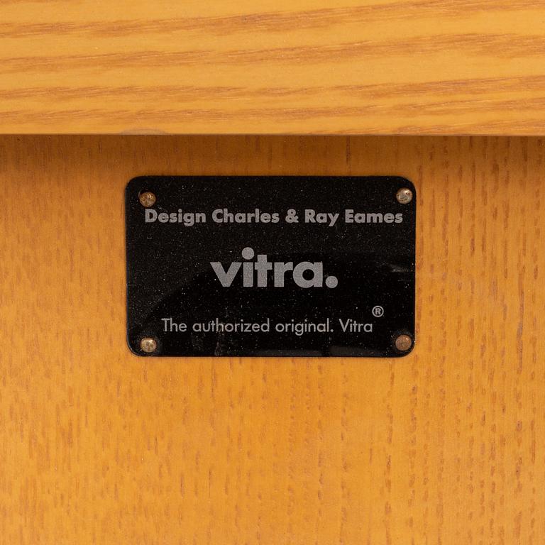 Charles & Ray Eames, stolar, ett par, "Plywood Group DWC", Vitra.