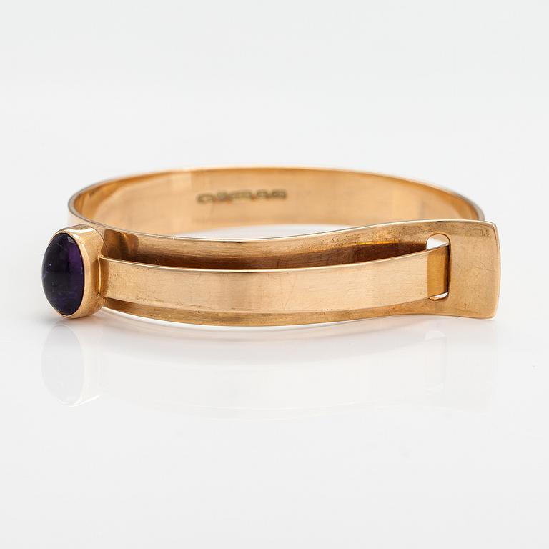 Elis Kauppi, A 14K gold and amethyst bracelet. Kupittaan kulta, Turku 1960.