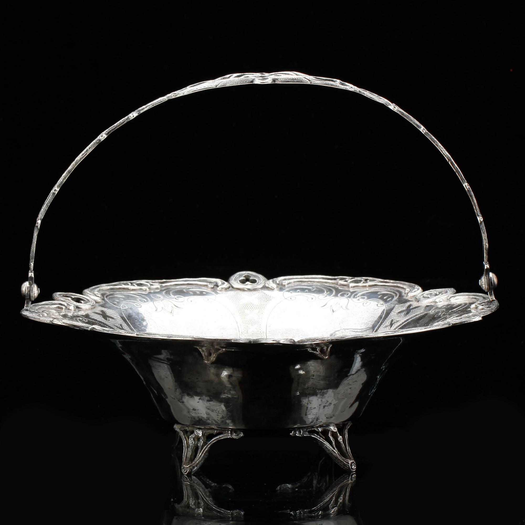 SKÅL, silver, Lars Larson & Co, Göteborg, 1872. Vikt ca 396 gram.