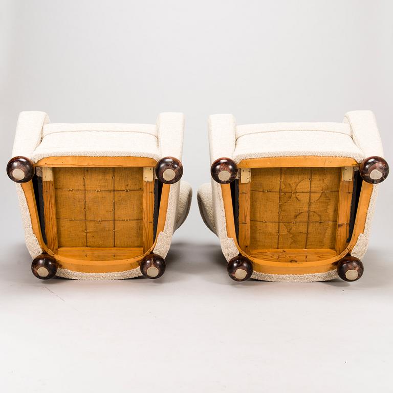 Märta Blomstedt, A pair of  'Aulanko-model' armchairs designed in 1939.