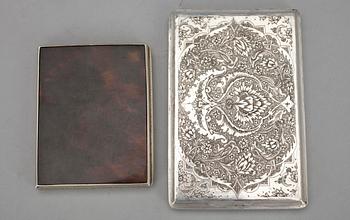 CIGARETTETUIER 2 ST, silver och sköldpaddsskal, 1900-tal.
