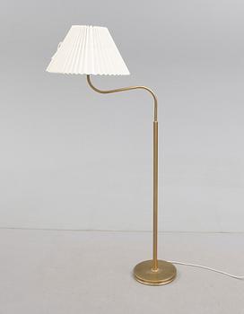 GOLVLAMPA, modell 2368/2148, "Stora Kamelen", Josef Frank, Firma Svenskt Tenn.