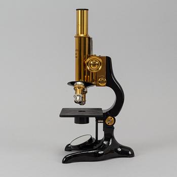 A 20th century microscope , Ernst Leitz, Wetzlar.