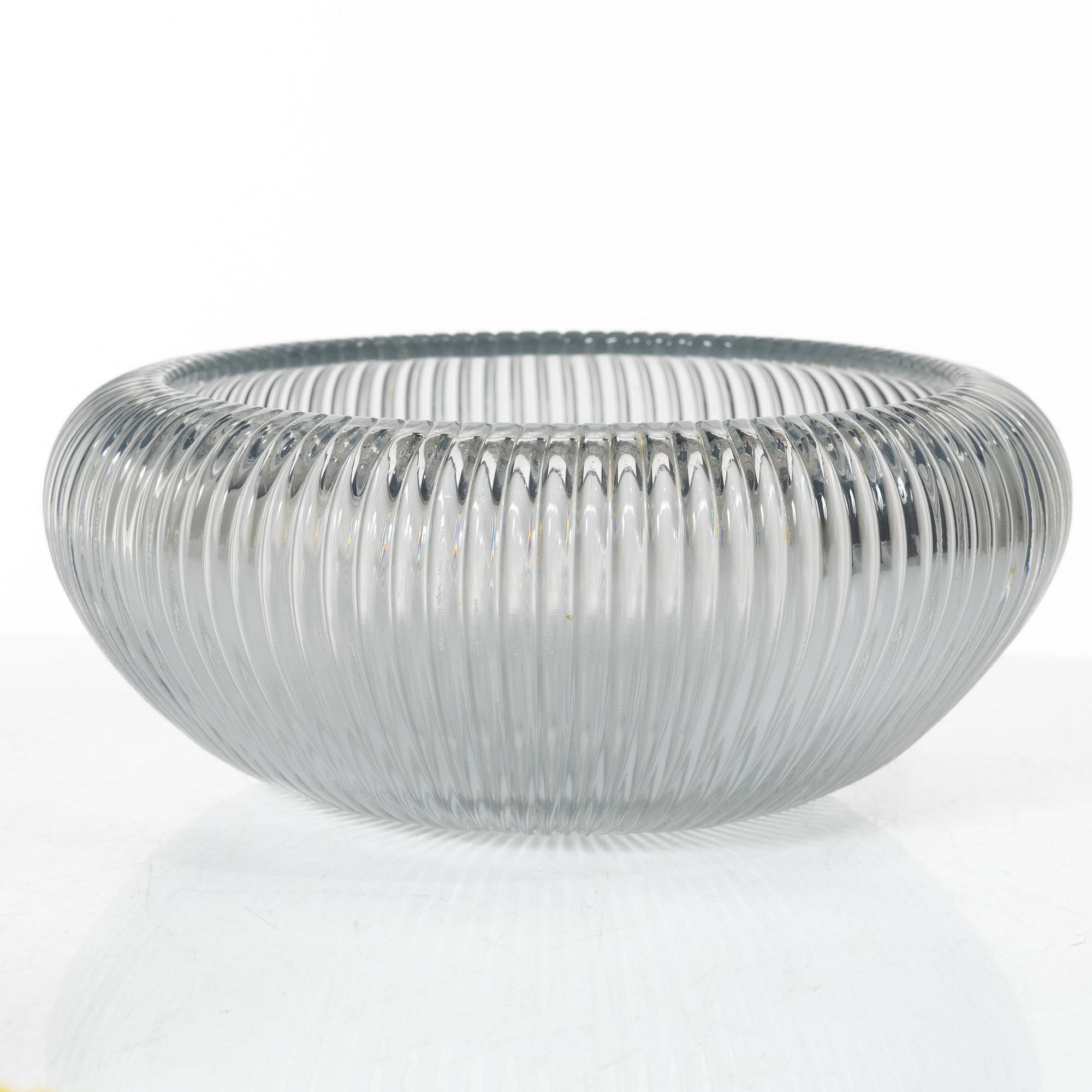 Arthur Percy, a 'Swedish Modern' glass service, "Reffla", Gullaskruf, the model designed in 1952 (110 pieces).