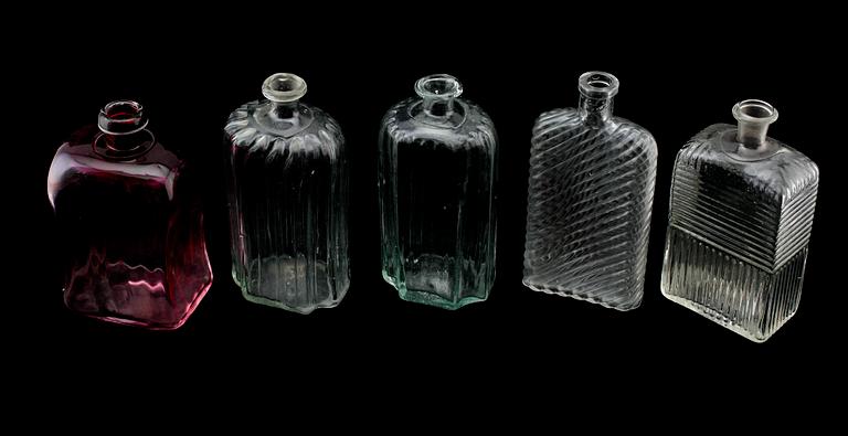 BRÄNNVINSPLUNTOR, 5 st, glas, 1800-tal.