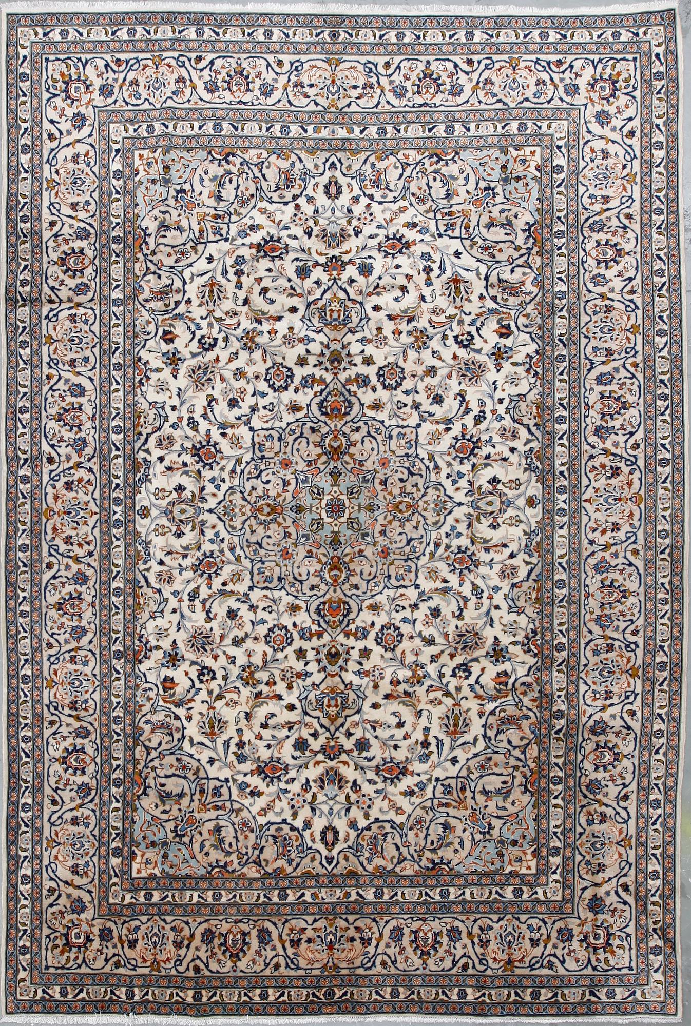 MATTA, Keshan, ca 360x295 cm.