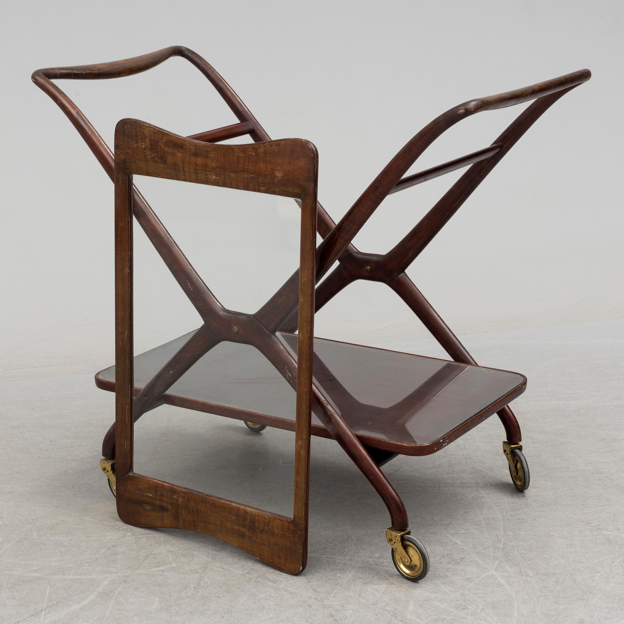 SERVERINGSVAGN, 1900-talets första hälft.