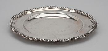 TALLRIK, silver, London 1898. Vikt 552 g.
