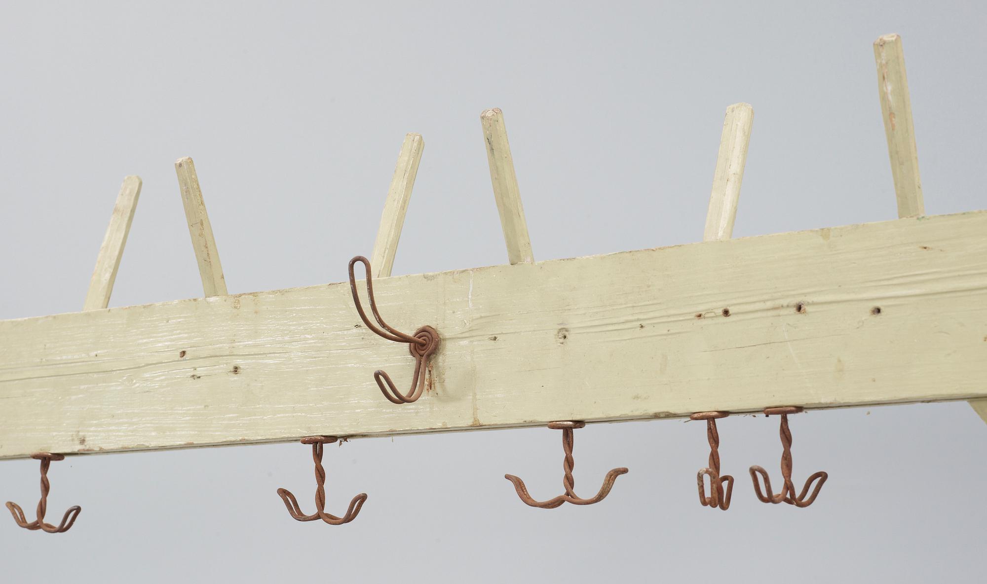 KLÄDHÄNGARE, allmoge, 1800/1900-tal.